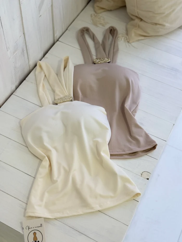 5fc551b6d07d4e4b81d9245844c0e3d1.webp blusa dani com pingente suplex