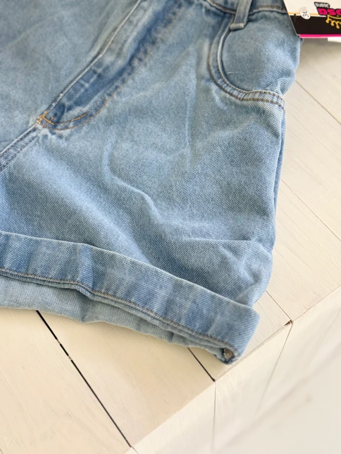 bfb26ff9958f474fbc39999b284c2b1f.webp short jeans dani barra dobrada