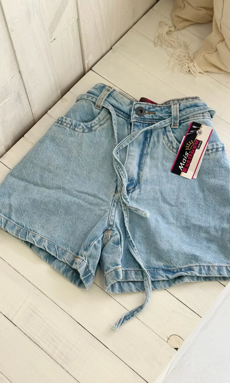 0b50d37c22a54ae087a71c71ccbc65f4.webp short jeans boyfriend com cinto