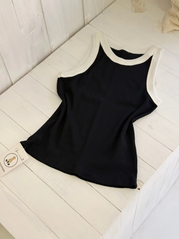 d8ca195307e647b2971d4fcd2b0a3c09.webp regata ribana bicolor