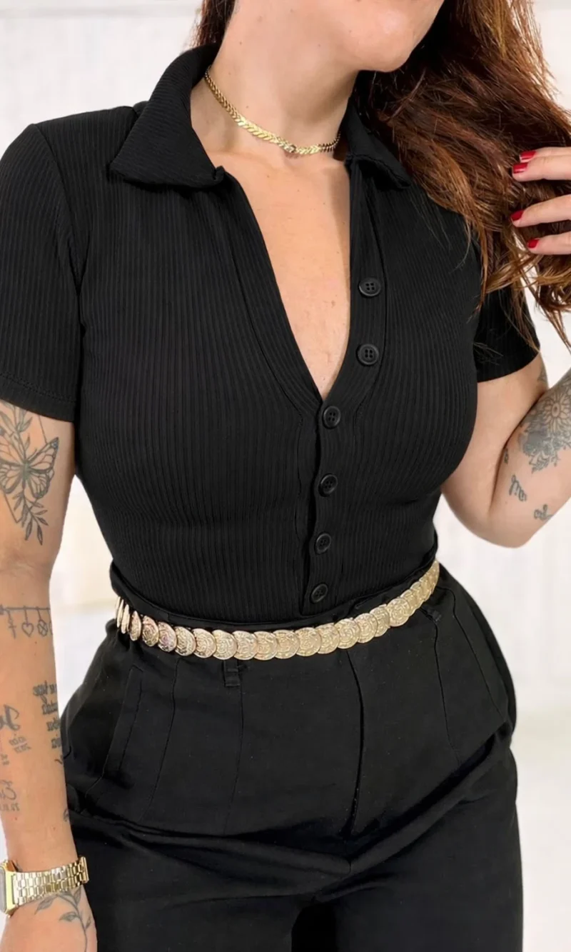 body botoes manga curta