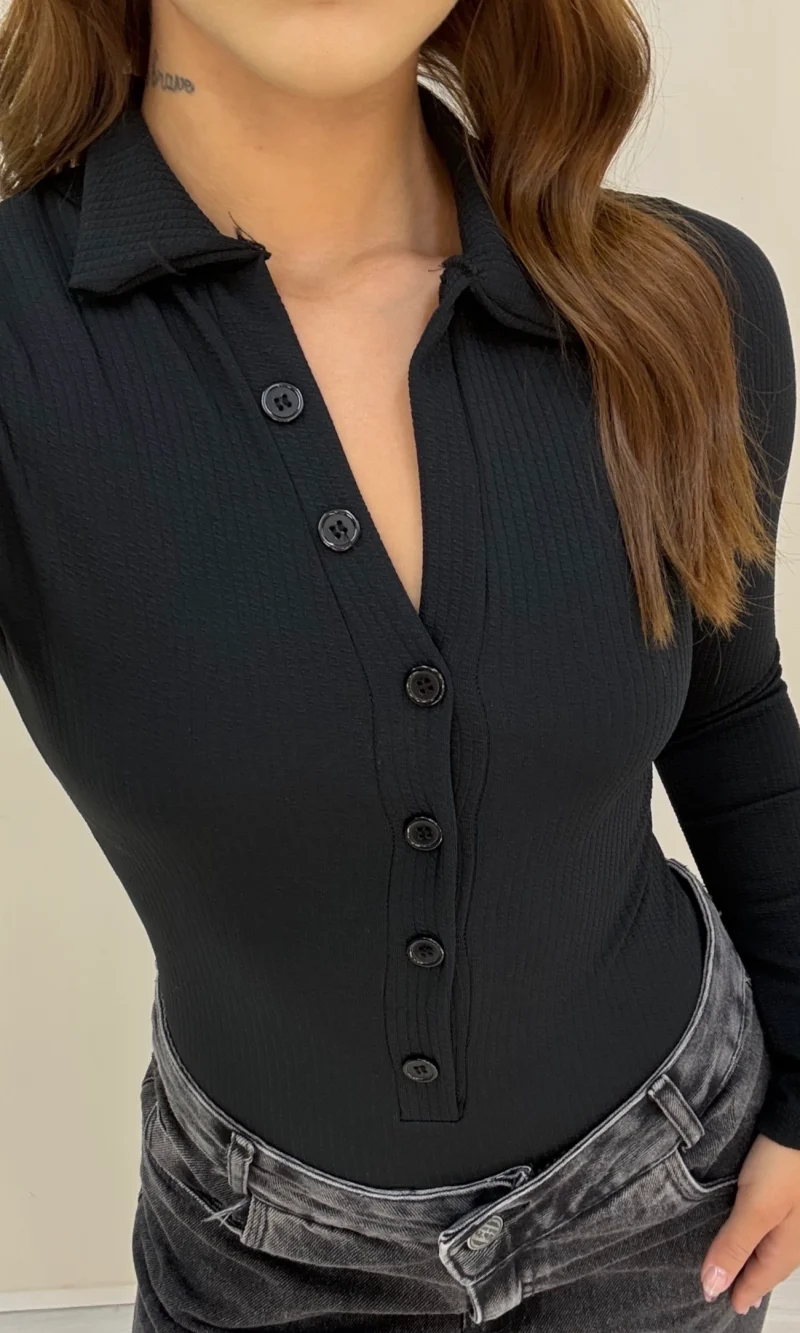 496df1081ff74280bf6b8767e897a617.webp body botÕes manga longa