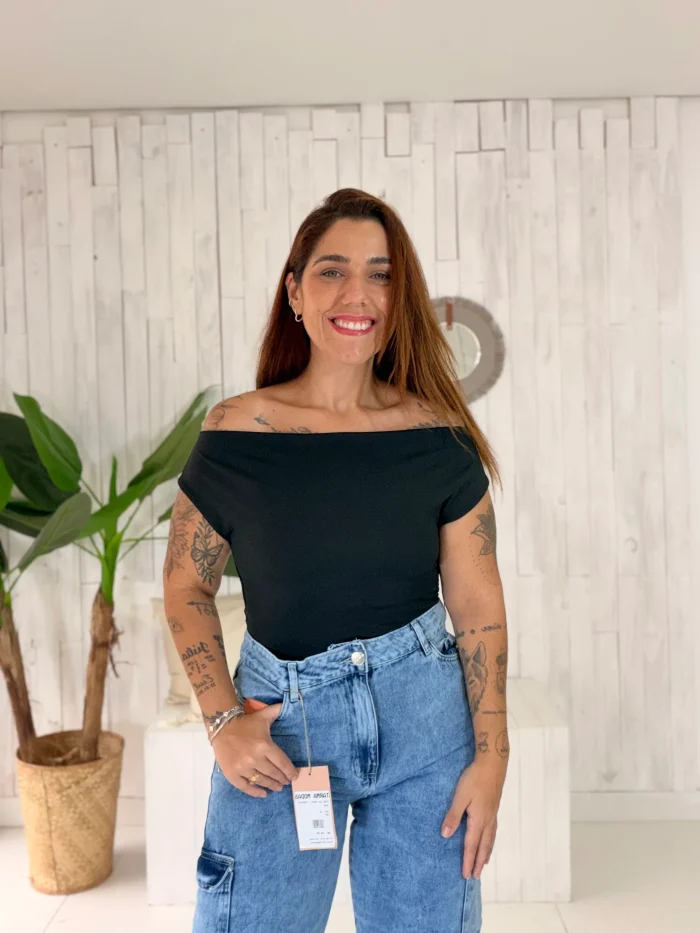 03b344daa3234c58b7c676d27f2ca4c2.webp blusa agata