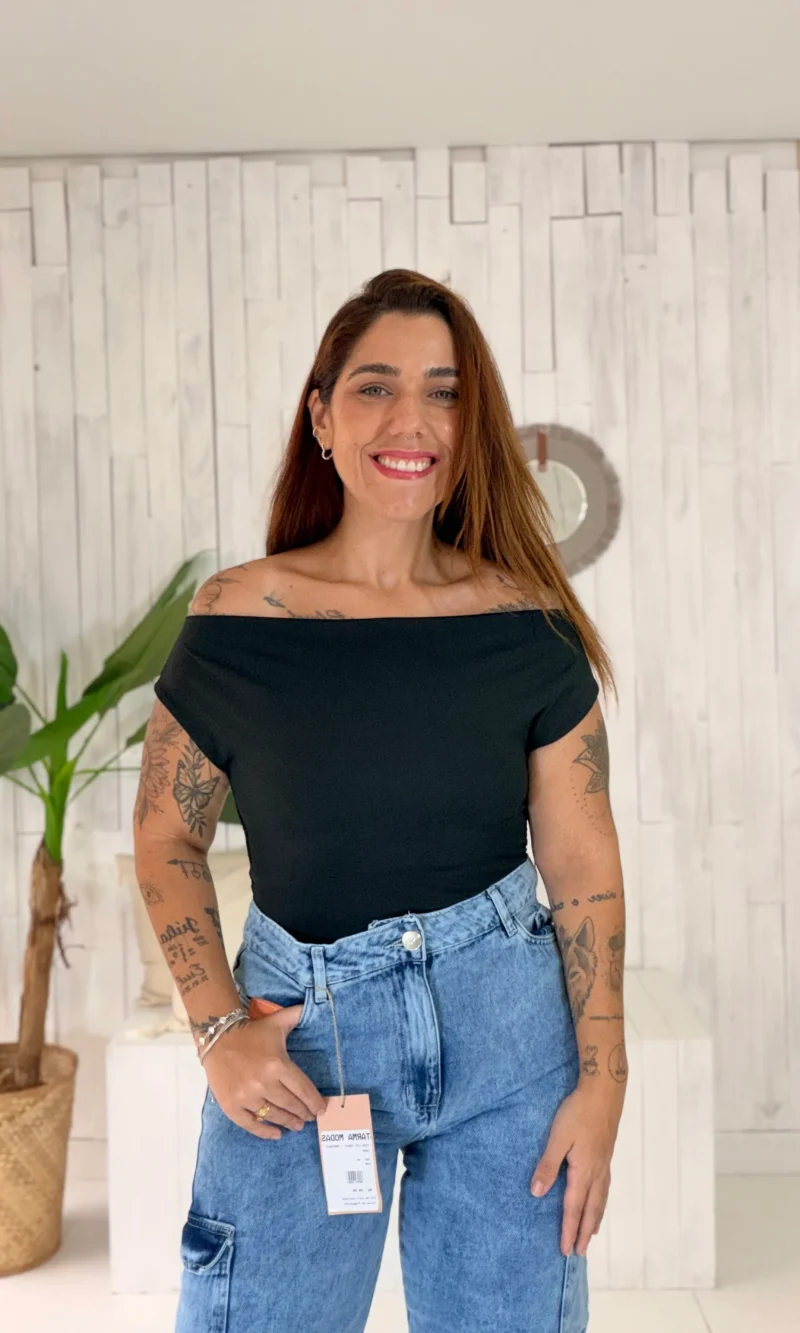 03b344daa3234c58b7c676d27f2ca4c2.webp blusa agata