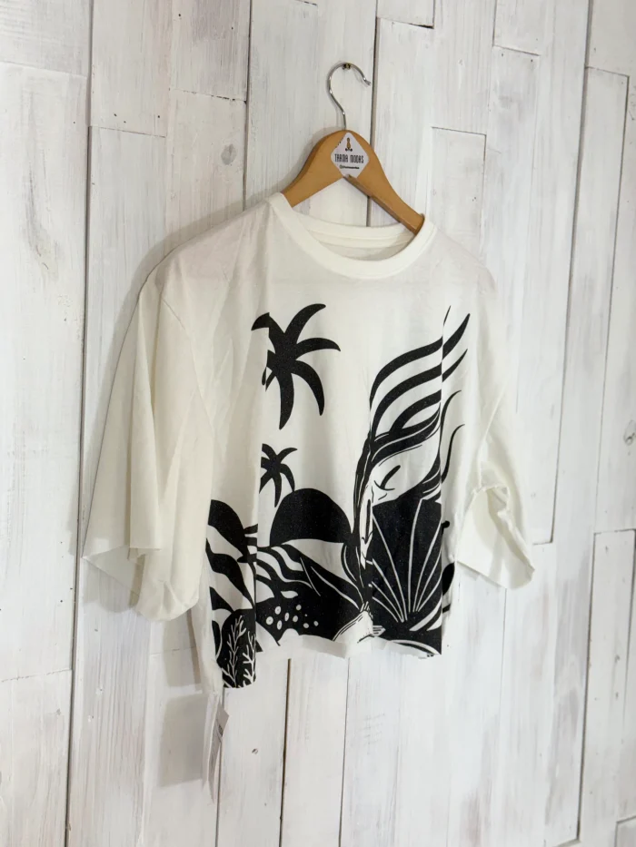 f4bfa306bcc64a1ca24a50fdb1d58a70.webp cropped oversized tropical com brilho