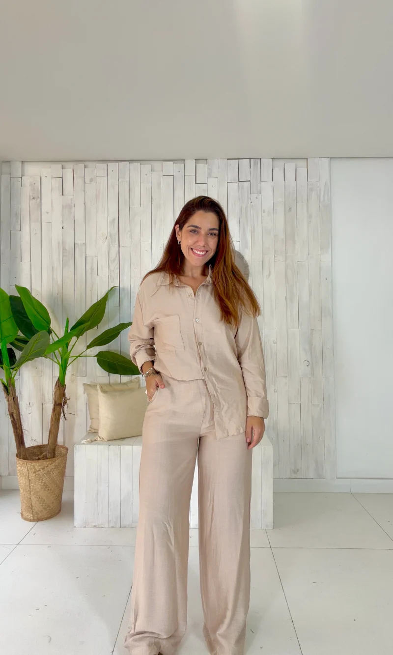 ab70e7ee42244a7a88b06cae8400cb09.webp conjunto monique chemise e pantalona