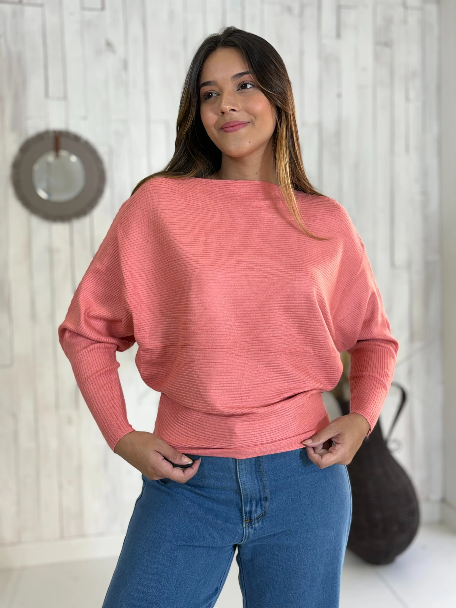 6a4b2fa974e45fe60f91223daa55486b-img_3958.webp Blusa Mafê - Tricô Modal - Importada