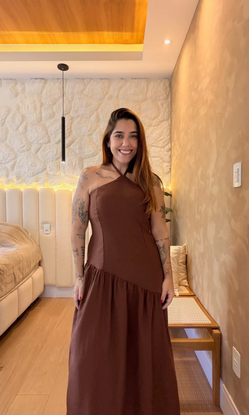 Vestido Larissa - Detalhe Assimétrico
