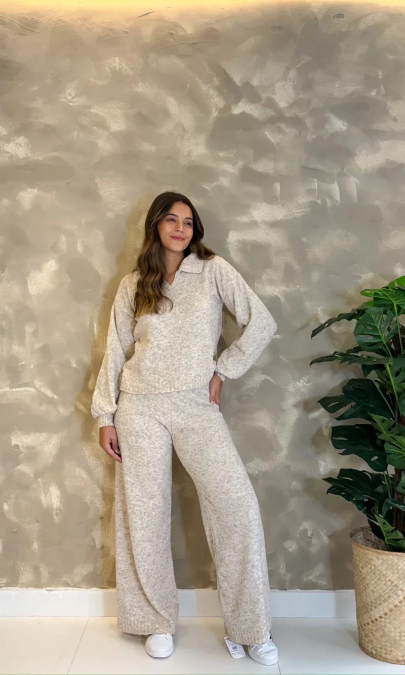 26eea221201e383fb6d100416c89fa78-img_6656.webp Conjunto Mousse - Gola Polo