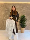 Blusa De Renda Assimétrica
