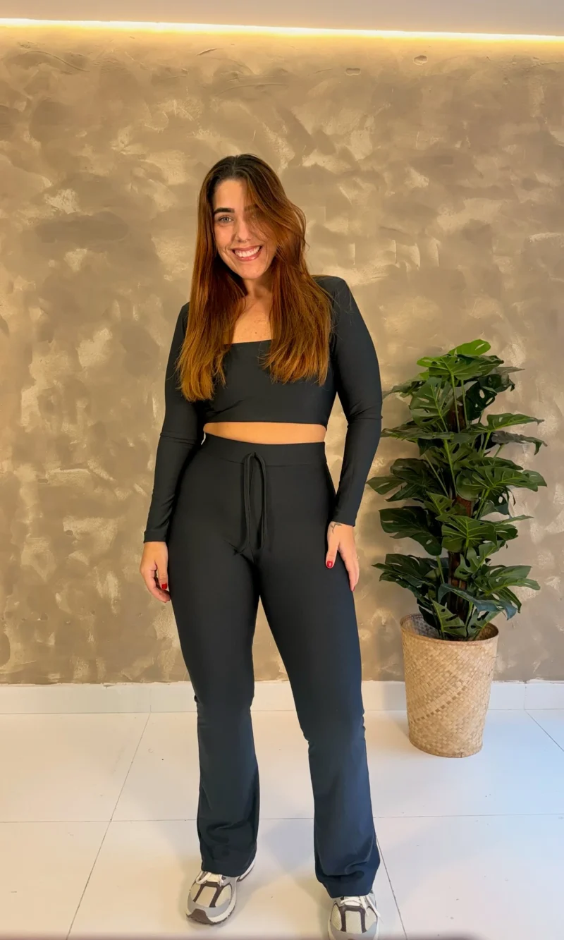 Conjunto Camile - Cropped E Calça Flare