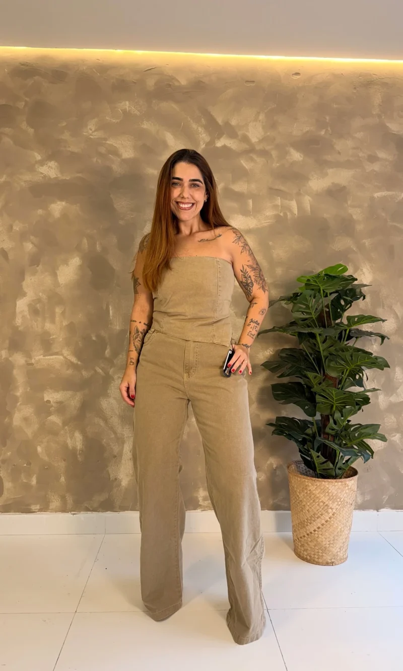 53fca0d012556154e91740db84c00cb2-img_0463.webp Conjunto Arizona - Bata E Wide Leg Jeans