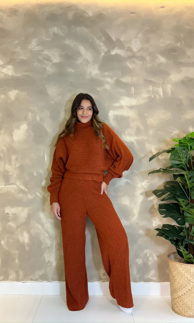 62f30f02ec8c8e6f4efd9d228f16ae63-img_6677.webp Conjunto Valentina - Trico Modal