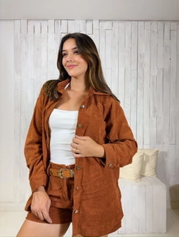 ab2228bfcbf85043d1824776c5da4a00-92aa629c-ef1e-482b-bf07-e84b08f82ee9_4_5.webp Conjunto Cotelê - Chemise E Short