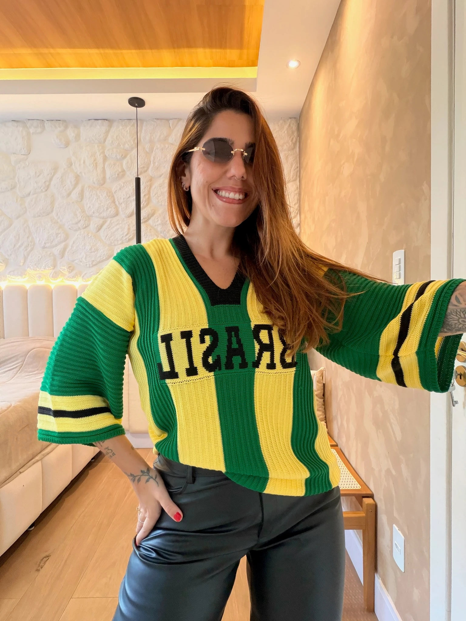 f168a7f876dfbb1a71bff7a8687b3b9b-img_8257.webp Tshirt Oversized De Tricô - Brasil